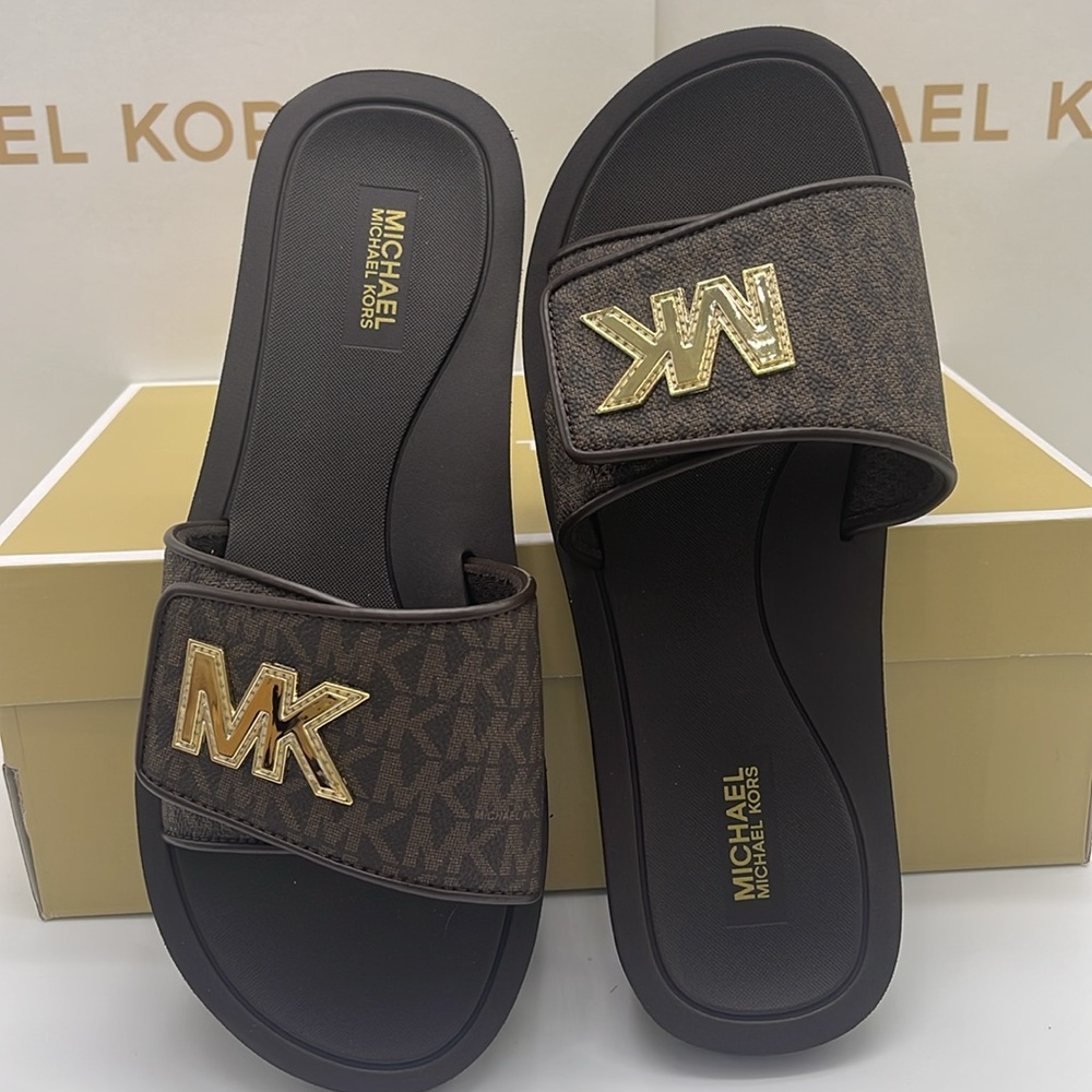 MICHAEL KORS Palmer Signature Logo Slide Sandal
Brown 
NWT - Picture 12 of 16